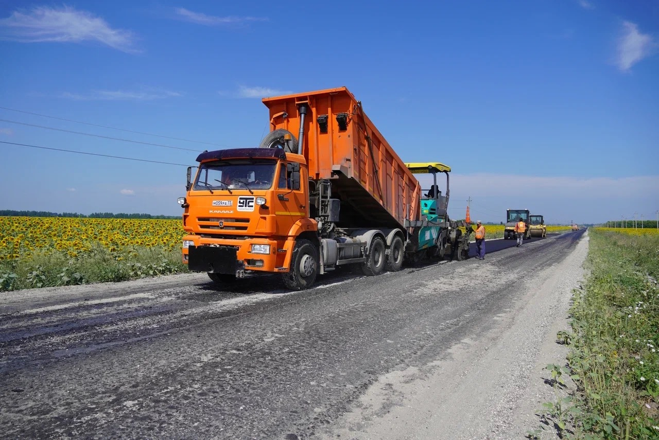 В Ульяновской области по нацпроекту «Инфраструктура для жизни» ремонтируют более 80 км дорог, по которым проходят школьные маршруты